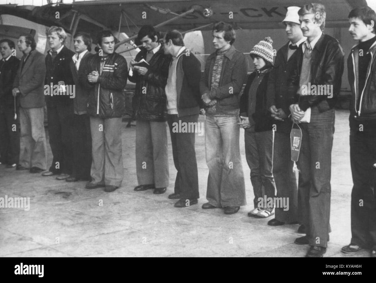 Il Campionato polacco di Pentathlon 1978 a Mielec, con partecipanti a eventi di paracadutismo che coprono più discipline. Foto Stock