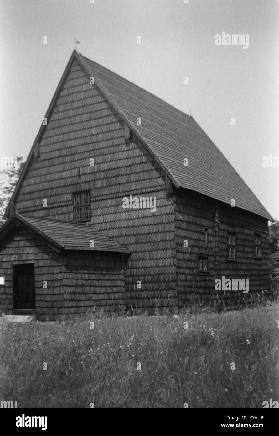 Fotografia della vecchia chiesa di Södra Råda in Svezia, che mostra la costruzione in legno, l'architettura storica e le caratteristiche medievali conservate. Foto Stock