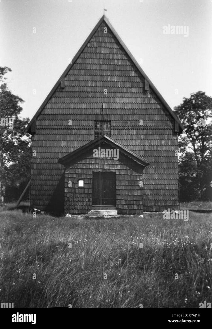 La Södra Råda gamla kyrka è una storica chiesa in legno in Svezia, nota per la sua architettura medievale e il patrimonio religioso conservato. Foto Stock
