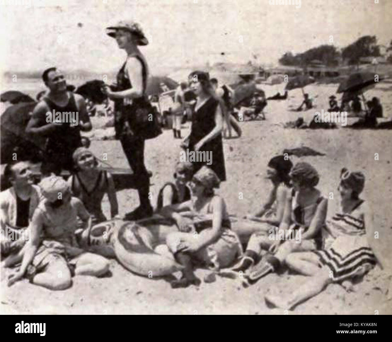 So Long Letty (1920) è un film che raffigura una storia teatrale dei primi anni del XX secolo, illustrando la produzione cinematografica e l'intrattenimento popolare dell'epoca. Foto Stock