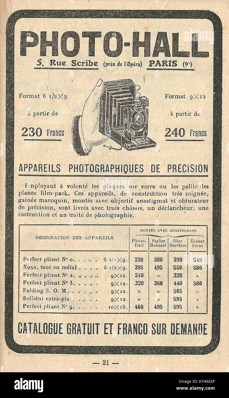 Questo annuncio del 1921 della Photo-Hall mette in evidenza i progressi nelle attrezzature e nei servizi fotografici durante i primi anni del XX secolo, riflettendo il crescente uso commerciale della fotografia. Foto Stock