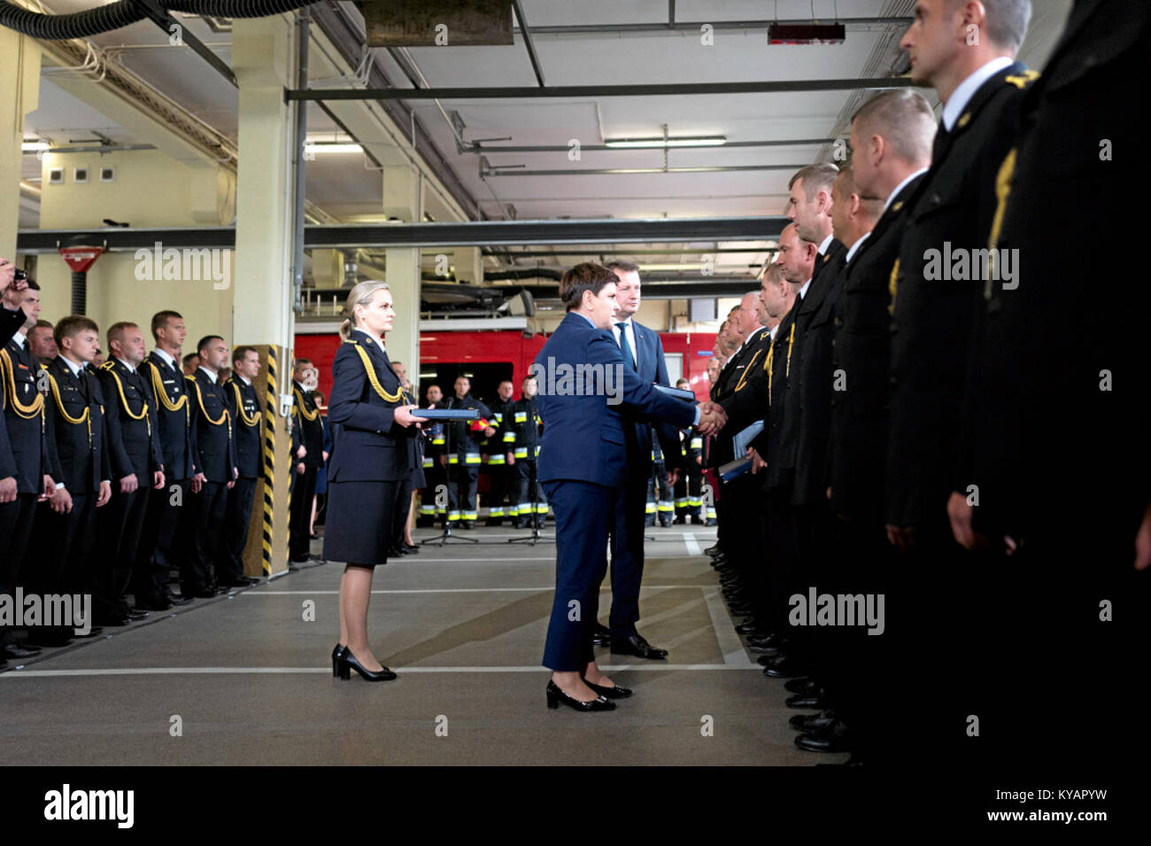 Un briefing tenuto dal Ministero dell'interno e dell'amministrazione con i governatori regionali per discutere la situazione attuale in seguito alle recenti tempeste. La riunione si è concentrata sugli sforzi di ripresa in corso e sul coordinamento dell'assistenza alle zone colpite. Foto Stock