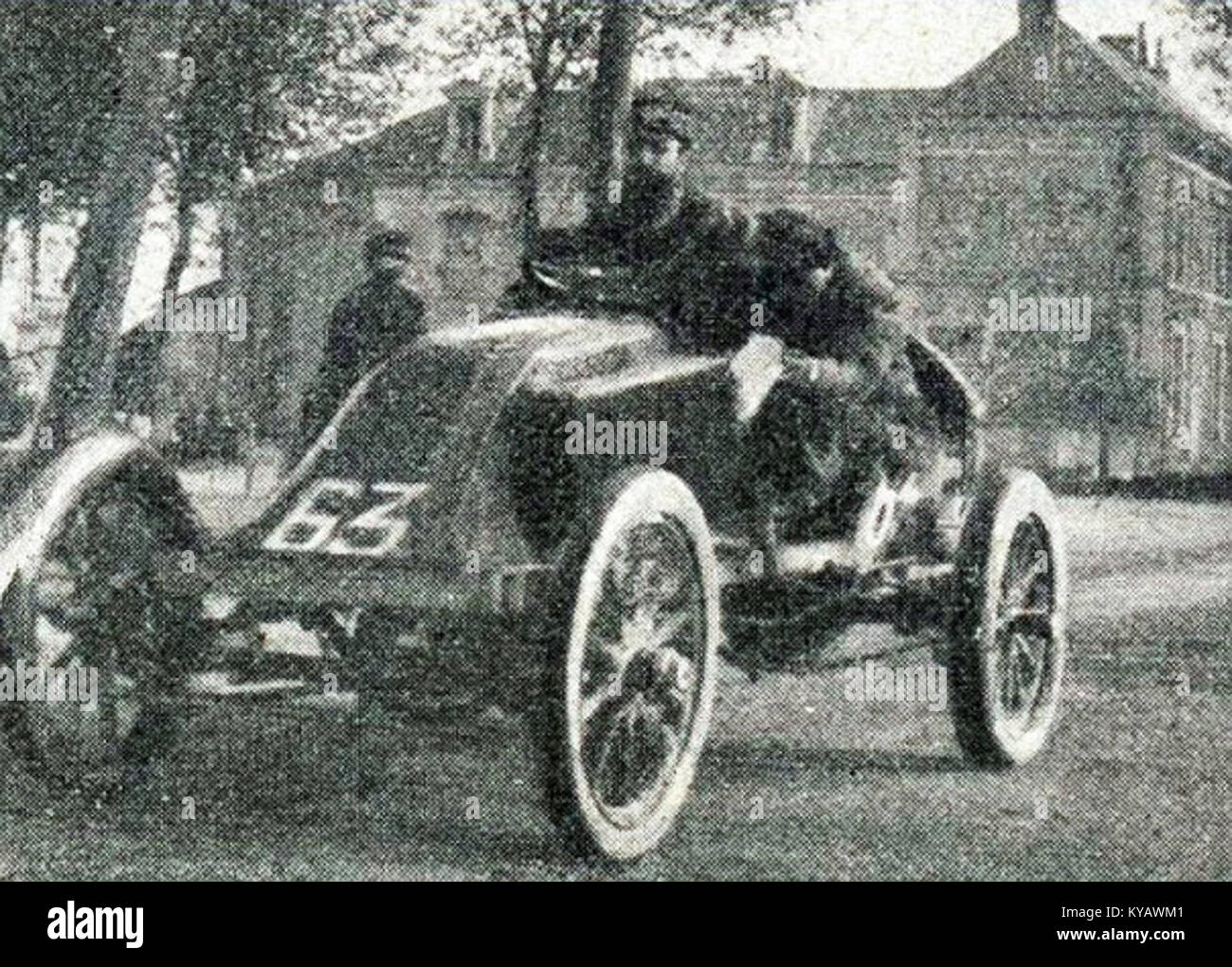 Marcel Renault traversant Vendôme lors de Paris-Madrid 1903, La Vie au Grand Air du 29 mai 1903, p. 348 Foto Stock