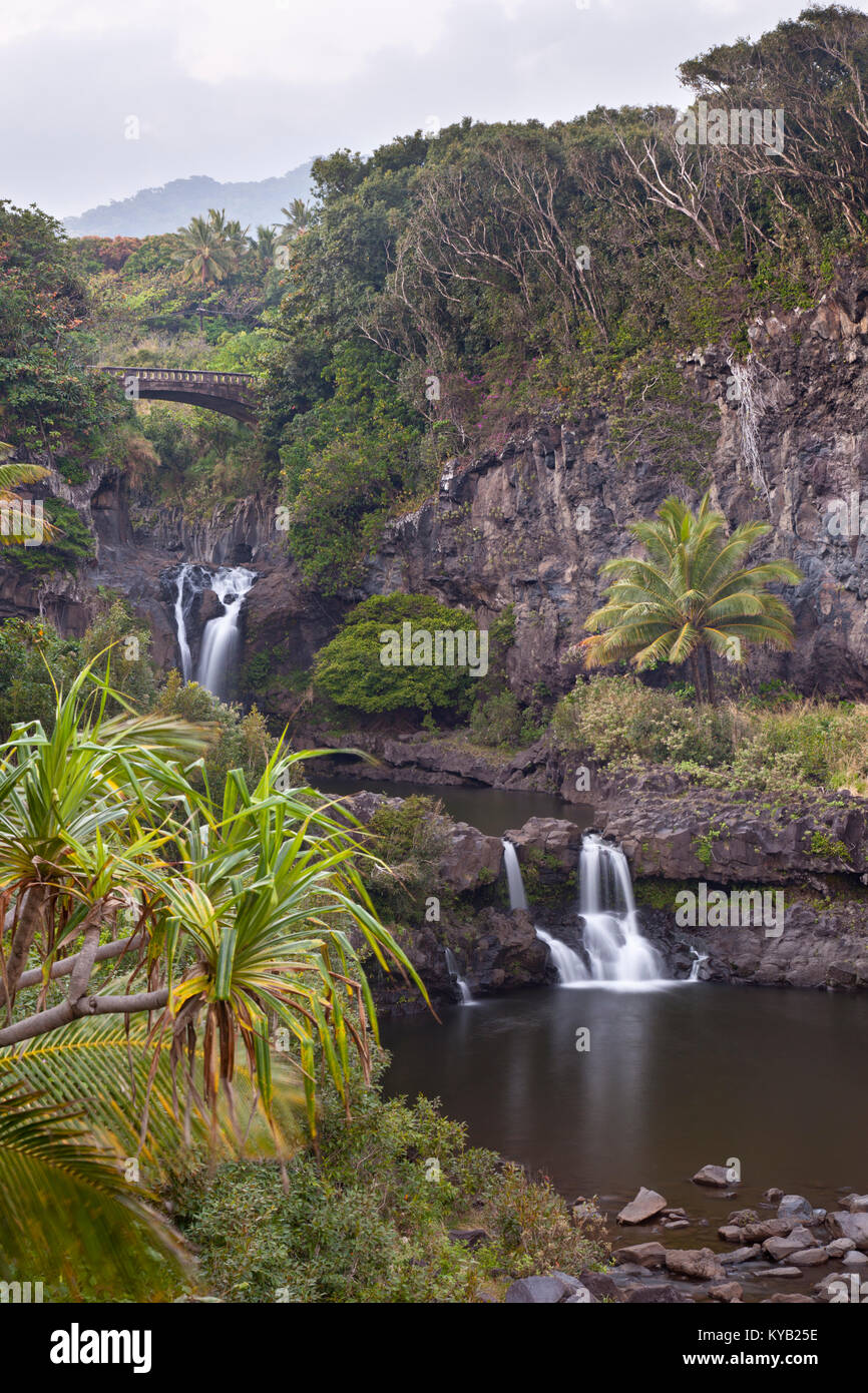 Le cascate e le piscine di Oheo Gulch, sette piscine sacra di Maui, Hawaii. Foto Stock