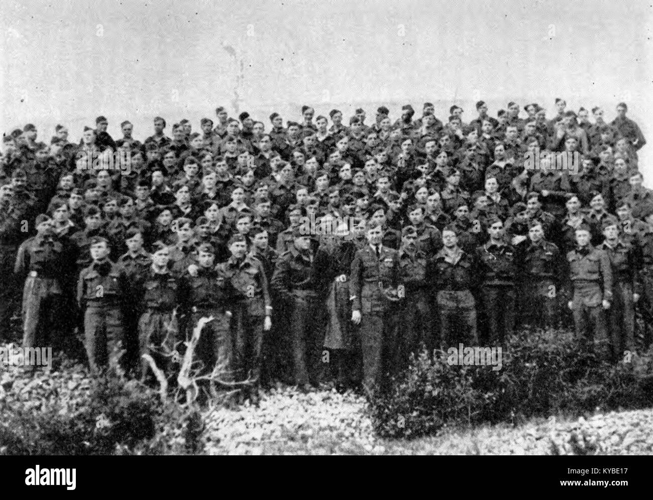 L'immagine raffigura la base dello squadrone di caccia (Prve lovske eskadrilje) sull'isola di Vis, Croazia. Quest'area era storicamente significativa per scopi militari e aeronautici, specialmente durante la seconda guerra mondiale Foto Stock