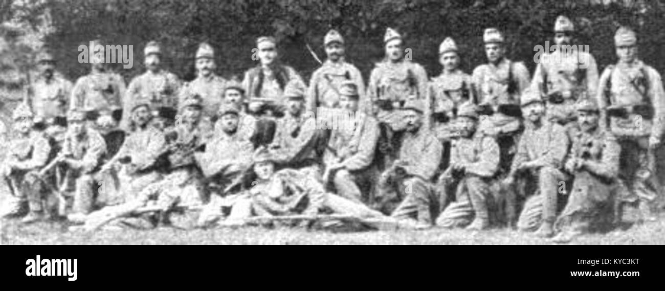 L'immagine "Oddelek 87. pešpolka po boju” mostra i soldati del 87° reggimento di fanteria austro-ungarico organizzati dopo il combattimento, parte di un'unità attiva tra il 1883 e il 1918 nell'esercito austro-ungarico. Foto Stock