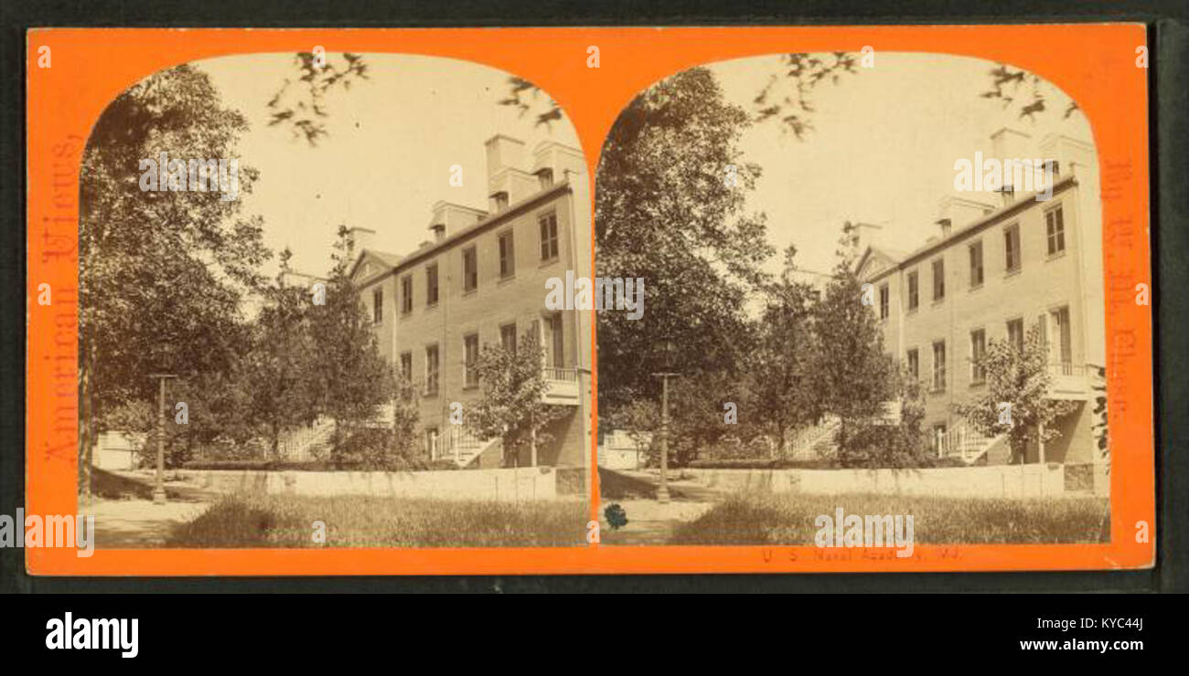 Un'opera d'arte intitolata "Officer's Quarters" di William M. Chase (1818-1905), raffigurante gli alloggi di un ufficiale militare, riflettendo temi architettonici e sociali del XIX secolo. Foto Stock