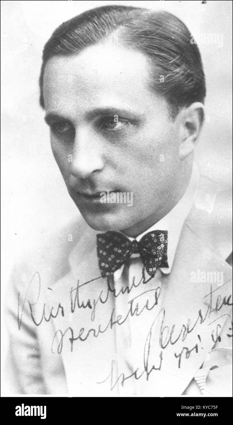 Un ritratto dell'attore ungherese Páger Antal, riconosciuto per i suoi ruoli di primo piano nel cinema e nel teatro ungheresi del XX secolo, contribuendo in modo significativo alle arti dello spettacolo nazionali Foto Stock