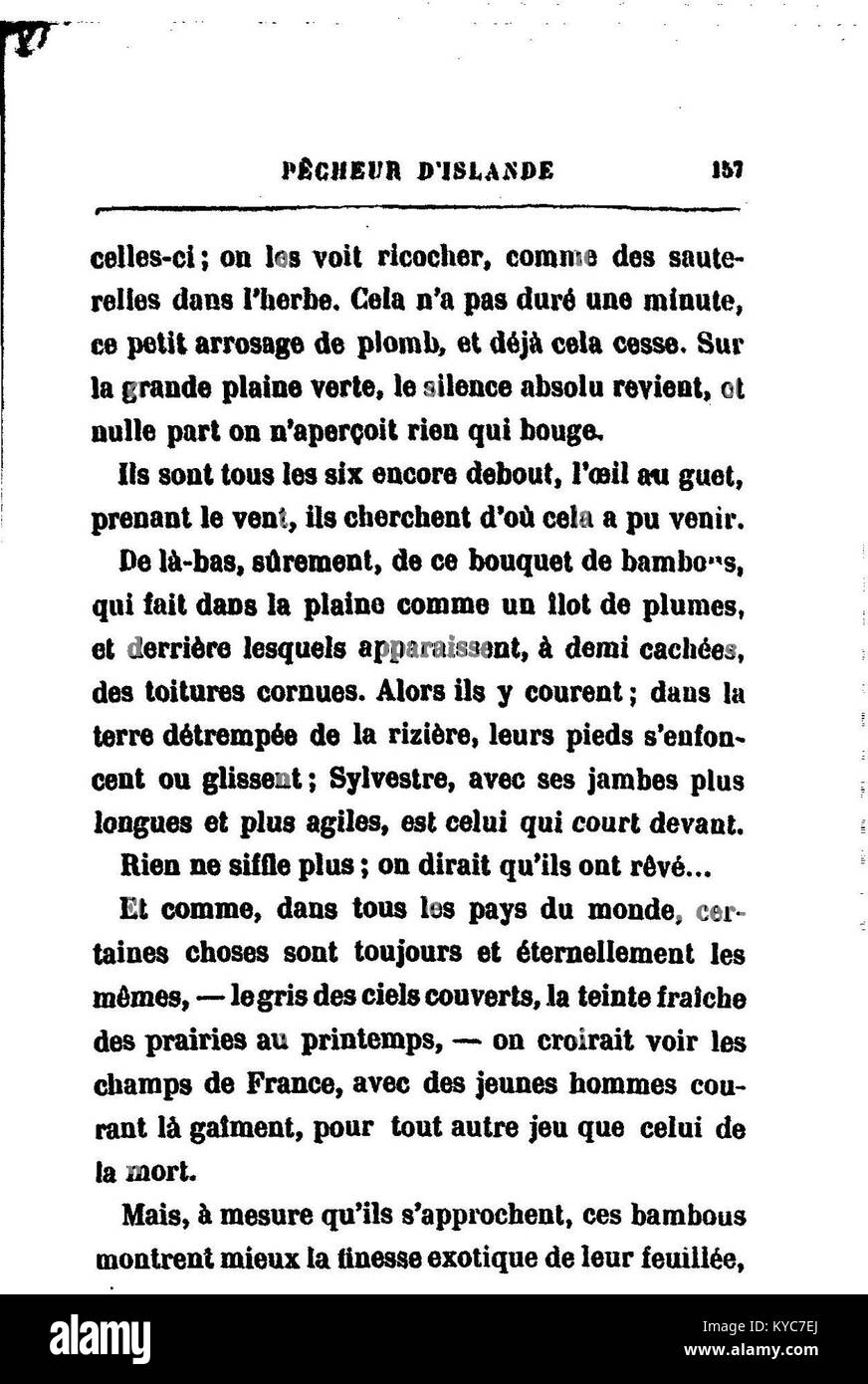 Foto di ''Pêcheur d'Islande'' che mostra una tranquilla scena portuale con barche da pesca, che rappresenta la vita marittima e i legami con la comunità in Bretagna. Foto Stock
