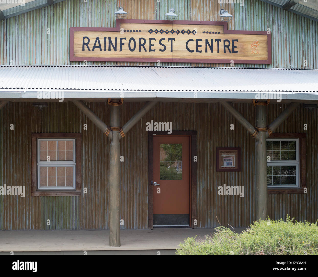 Cabina di Warden nella foresta pluviale Destination Africa al Calgary Zoo Foto Stock