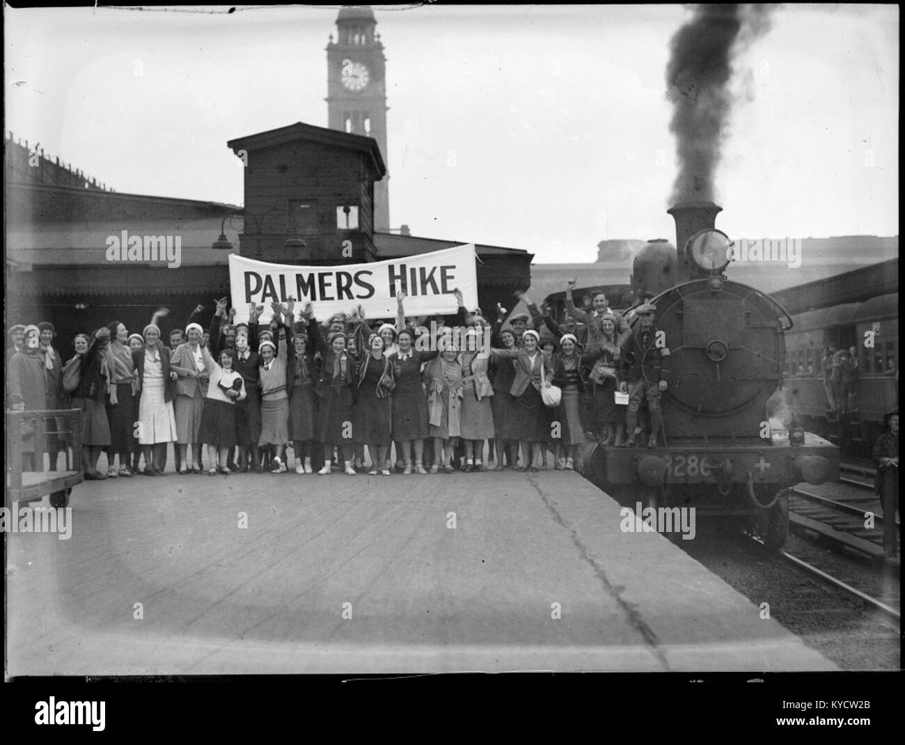 La fotografia mostra l'escursione di Palmer, un percorso riconosciuto caratterizzato da vegetazione e terreno autoctoni, storicamente collegato al Powerhouse Museum attraverso il patrimonio regionale e l'interpretazione del paesaggio. Foto Stock