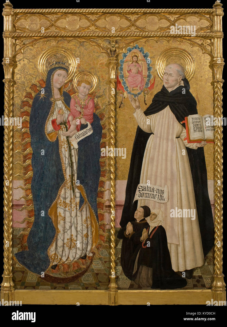 Il dipinto medievale di Pedro García de Benabarre raffigura la Vergine apocalittica e Saint Vincent Ferrer con due donatori, esemplificando l'arte religiosa spagnola tardo gotica e le immagini devozionali. Foto Stock
