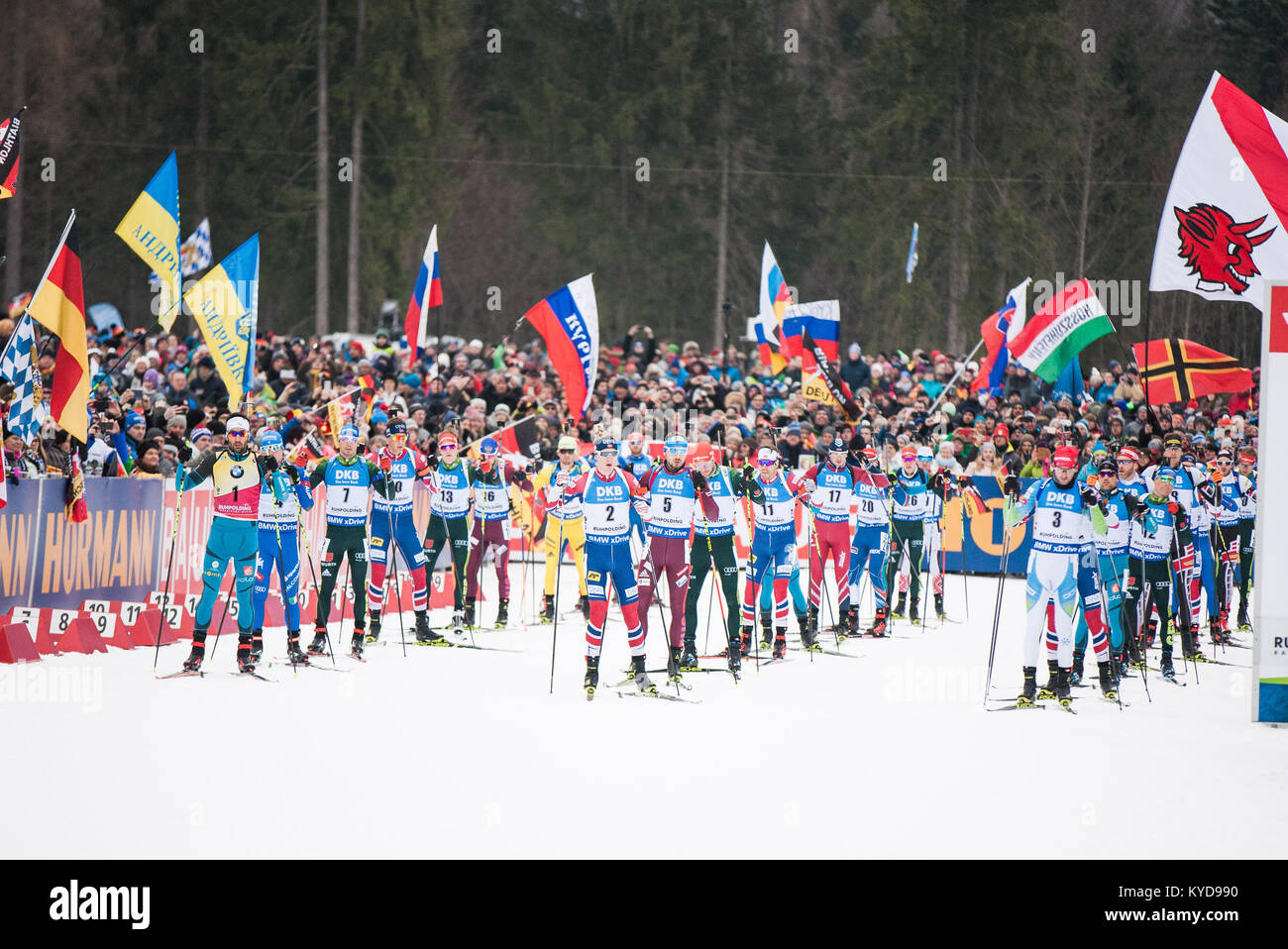 Ruhpolding in Germania. Xiv gen, 2018. I biatleti line up per la partenza per la uomini 15KM mass start concorrenza alla BMW IBU Coppa del Mondo di Biathlon a Ruhpolding. (Photo credit: Gonzales foto/Alamy Live News Foto Stock