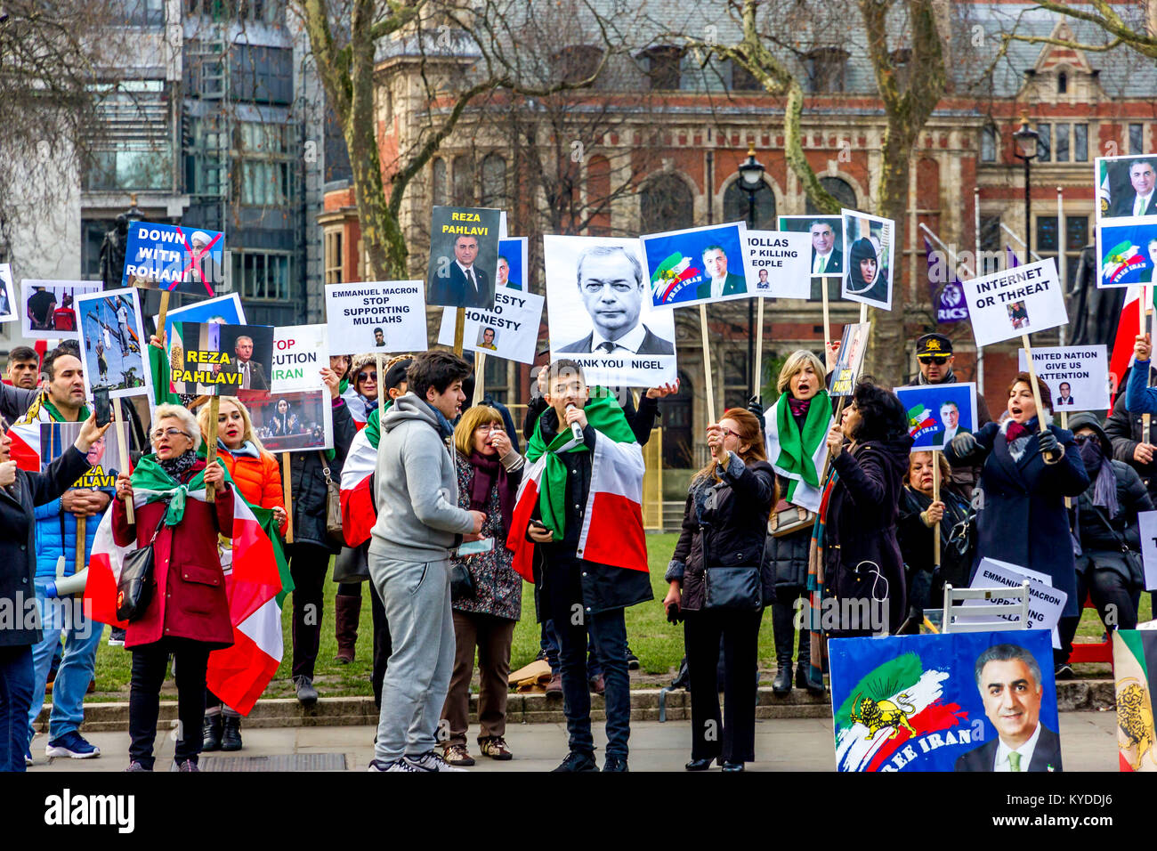 La piazza del Parlamento, Londra, Regno Unito. Xiv gen, 2018. Manifestanti iraniano si riuniscono di fronte al parlamento britannico di edificio a manifestare contro le violazioni dei diritti umani da parte del regime attuale in Iran. Credito: Alan Fraser/Alamy Live News Foto Stock