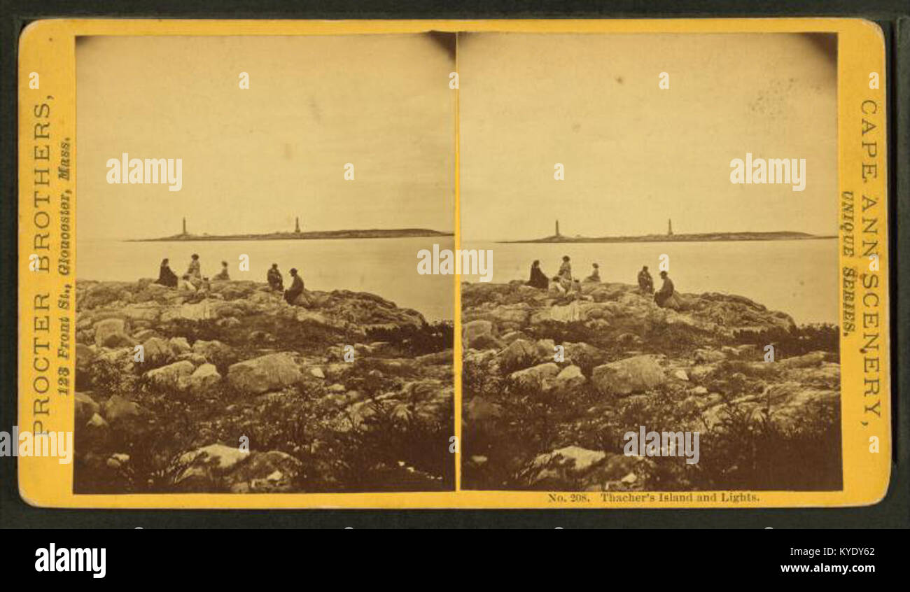 Una fotografia di Thacher's Island al largo della costa del Massachusetts che mostra i suoi doppi fari, che sono serviti come ausilio alla navigazione per i marinai fin dal XVIII secolo. Foto Stock