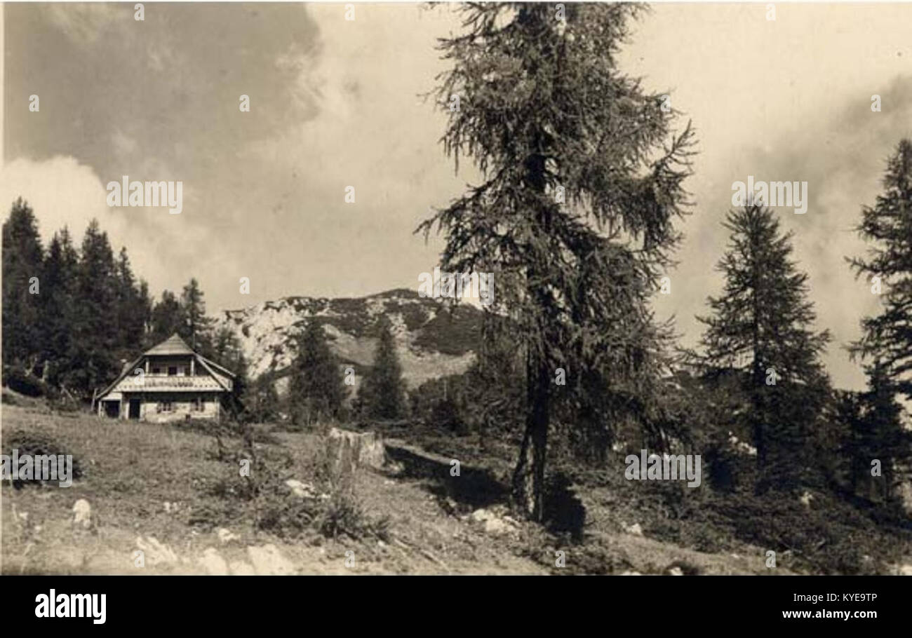 Questo titolo si riferisce a una foto o a un documento storico relativo ad un volo sul monte Peci nel 1936, che cattura l'essenza dell'aviazione antica nelle regioni montuose. Foto Stock