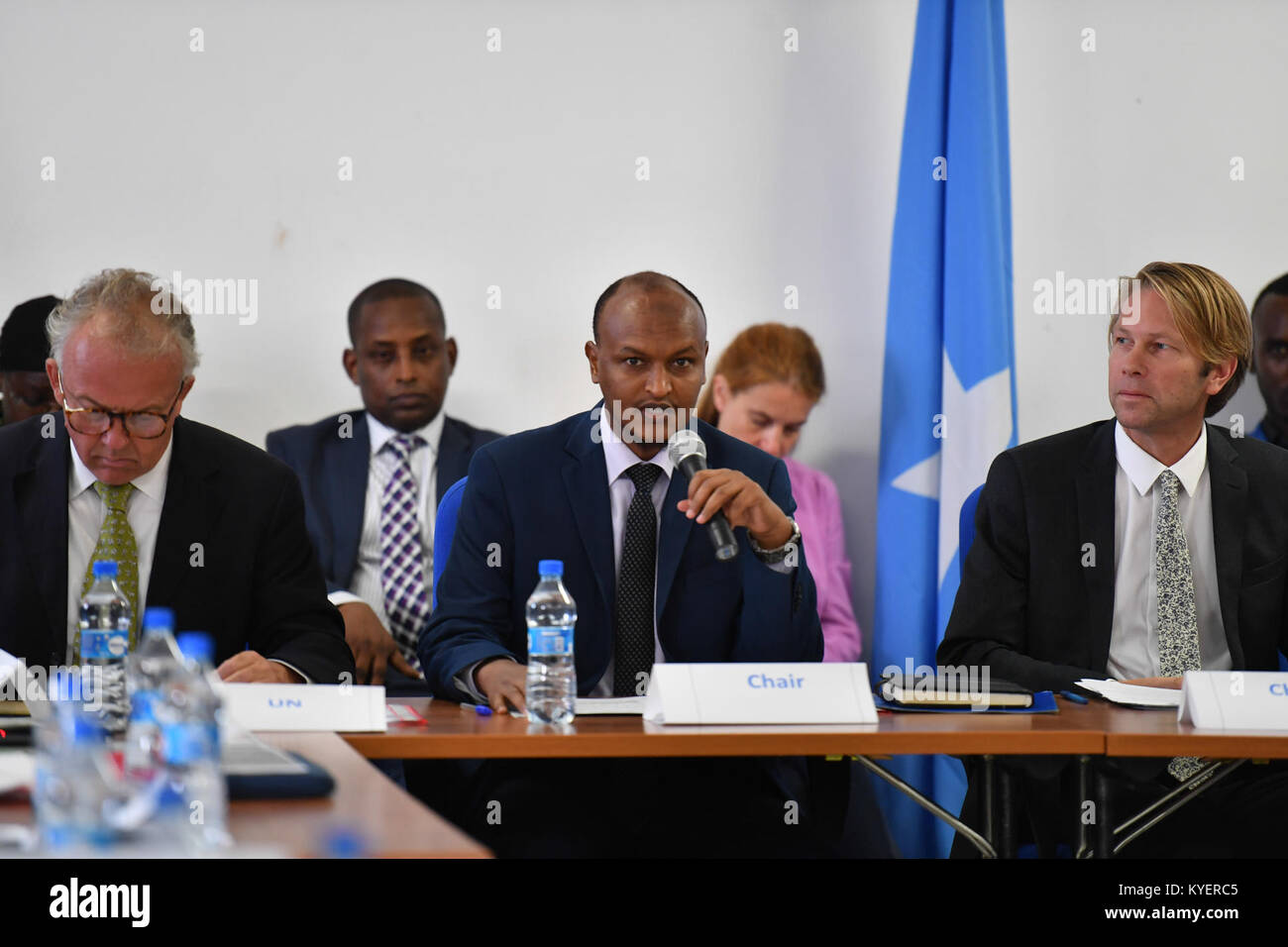 Una fotografia di Mahdi Mohamed Guled, vice primo ministro della Somalia, che ha parlato al lancio della sezione quattro sulla prevenzione e la lotta all'estremismo violento a Mogadiscio, in Somalia, il 7 ottobre 2017. Foto Stock