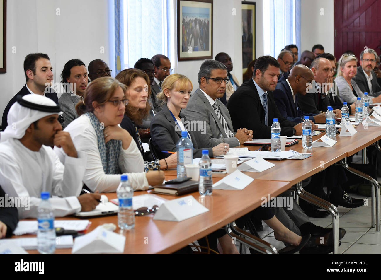 I rappresentanti dei partner internazionali di sviluppo della Somalia hanno partecipato al lancio dello Strand Four, un programma incentrato sulla prevenzione e la lotta all'estremismo violento. L'evento si è svolto a Mogadiscio il 7 ottobre 2017, evidenziando la cooperazione internazionale in materia di sicurezza e di pacificazione in Somalia. Foto Stock