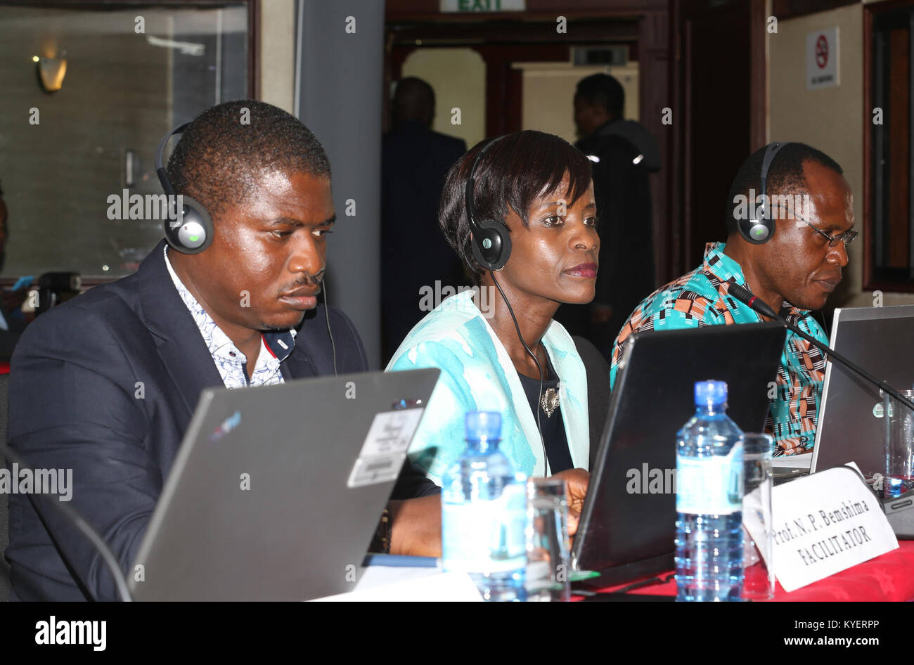 Facilitatori del workshop del 27 novembre 2017 a Nairobi, Kenya, incentrato sulla riabilitazione dei disertori e sulla lotta all'estremismo violento. Il workshop fa parte degli sforzi dell'AMISOM per promuovere la pace e la stabilità nella regione. Foto Stock