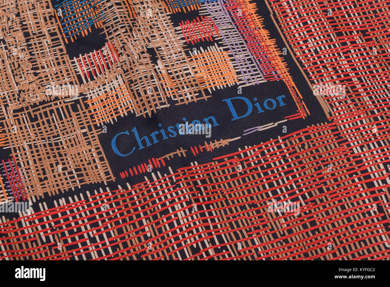 Close up dettaglio di un Christian Dior collo di seta sciarpa Foto Stock