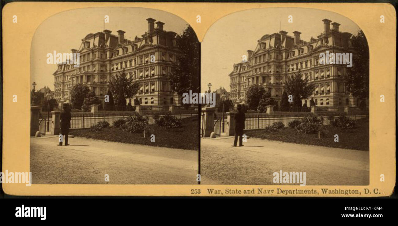 Questa visione stereoscopica cattura i dipartimenti di Guerra, Stato e Marina di Washington, D.C., dalla collezione Robert N. Dennis. Gli edifici sono la chiave per le infrastrutture del governo degli Stati Uniti, simboleggiando le operazioni politiche e militari della nazione durante il XIX secolo. Foto Stock