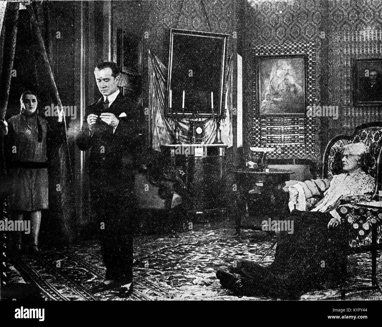 Una pagina di "PL Tredowata 02" illustra argomenti storici medici o scientifici, evidenziando i primi studi sulle malattie e le conoscenze mediche. Foto Stock