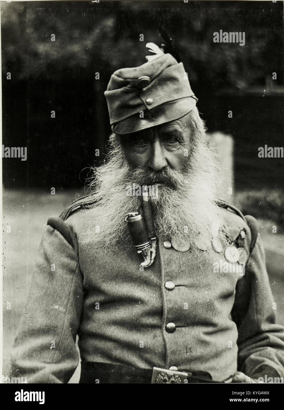 Questo riferimento storico mostra Oberjäger Caspar Walnöfer, insignito della Medaglia d'Oro per il coraggio nel 1866, notando il suo ruolo militare e i suoi successi. Foto Stock