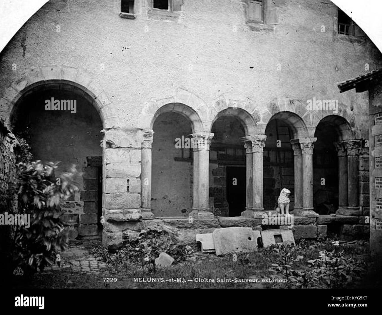Prieuré Saint-Sauveur (ancien) - Cloître - Melun - Médiathèque de l'architecture et du patrimoine - APMH00007229 Foto Stock
