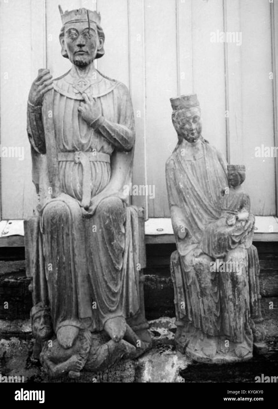 La chiesa di Sällstorps in Svezia contiene sculture in legno di Sant'Olaf e Madonna, che rappresentano le opere chiave dell'arte religiosa svedese e della decorazione d'interni. Foto Stock