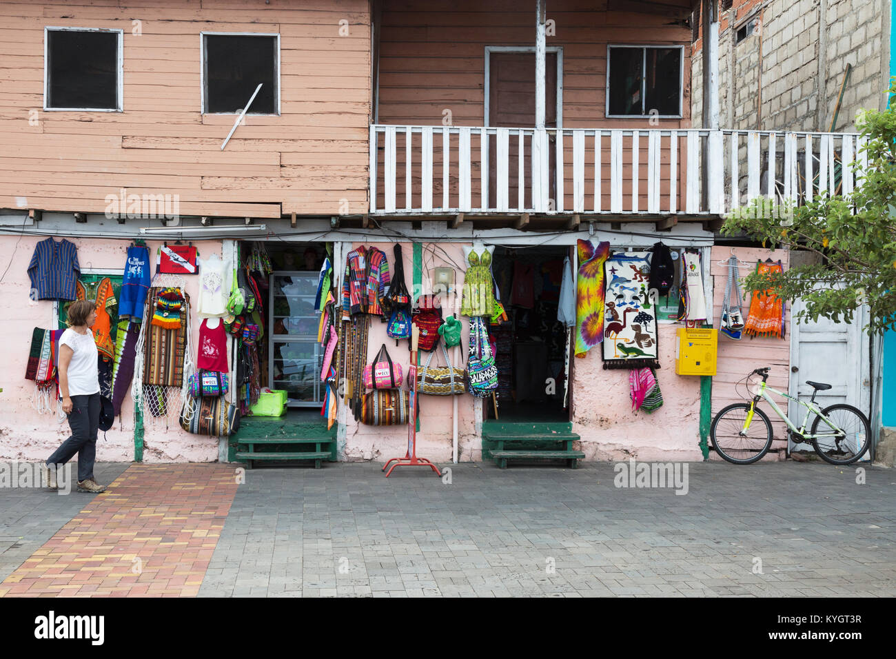 San Cristobal negozi della città, San Cristobal Island, Isole Galapagos, Ecuador America del Sud Foto Stock