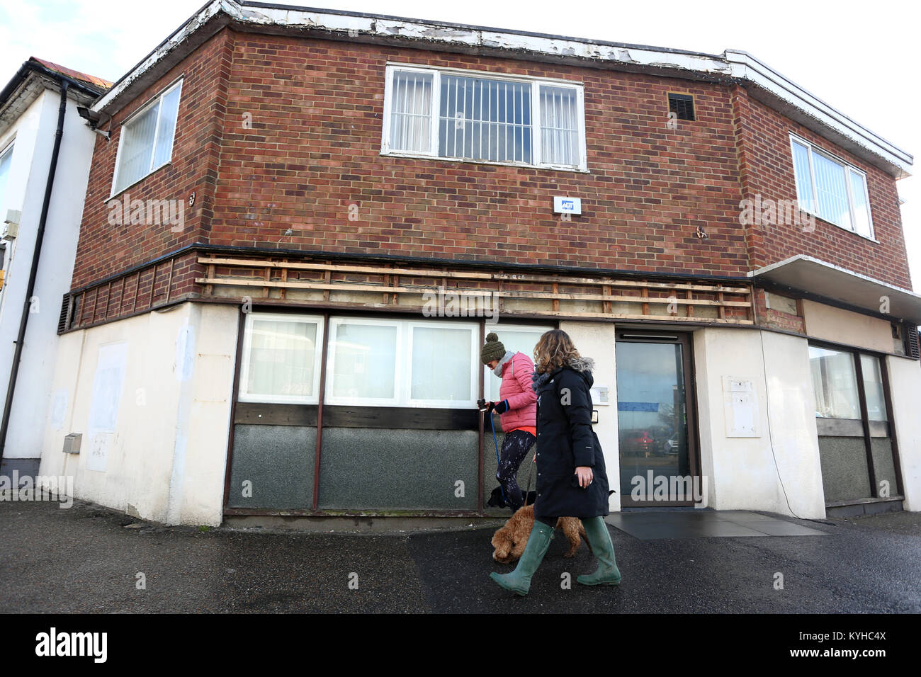 Un recente ha chiuso la Barclays Bank in Oriente Wittering, West Sussex, Regno Unito. Foto Stock