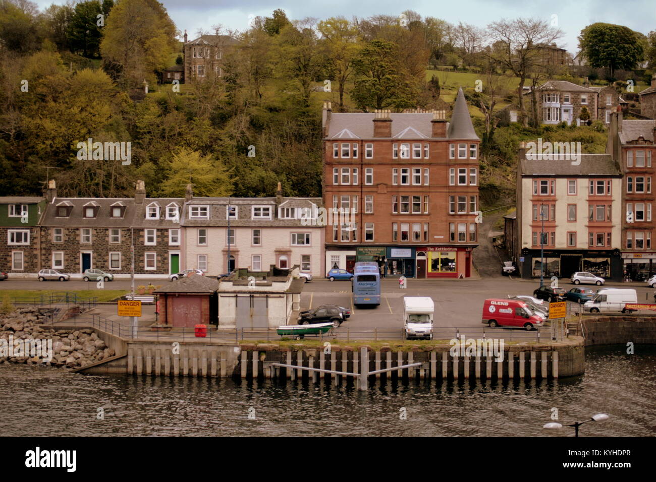 Rothesay baia del porto,Isle of Bute vista est di Princes street dal traghetto sul mare dell'isola Regno Unito Foto Stock