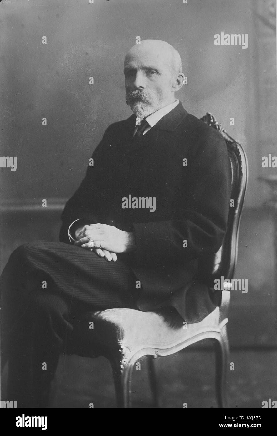 Fotografia del primo ministro Løvenskjold, che mette in evidenza la leadership politica, la ritrattistica ufficiale e il contesto storico in Norvegia. Foto Stock