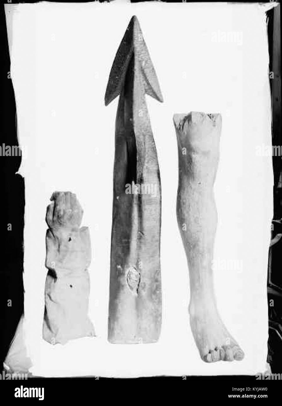 Storkyrkan, la cattedrale di Stoccolma, consacrata nel 1306, si trova a Gamla stan. Presenta un interno gotico e un esterno barocco, che riflette il suo significato storico. La chiesa ha ospitato vari eventi reali e continua a servire come luogo di culto e patrimonio culturale. Foto Stock