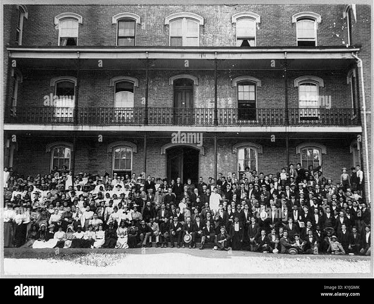 Un gruppo di studenti al Berea College in Kentucky, Stati Uniti, che partecipano ad attività educative, all'inizio del XX secolo. Foto Stock