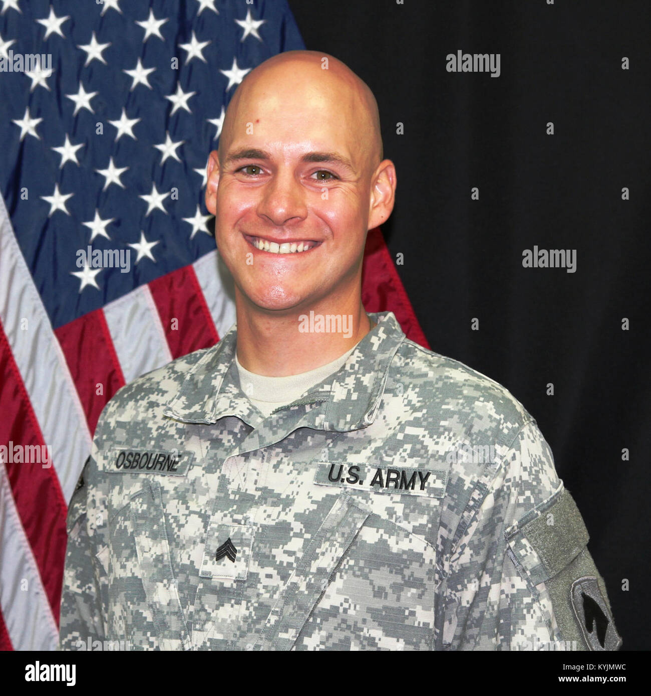 Sgt. Bradley Osbourne, un Danville Ky. native, fu insigne onore graduate per la Warrior Leader di corso presso il Camp Lemonnier, Gibuti, Africa nel marzo 2013. (KYNG foto di Staff Sgt. Steve Tressler) Foto Stock