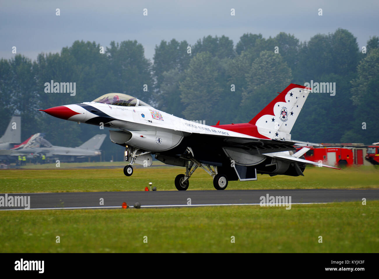 Thunderbirds Aerobatic display Team RIAT, R A F Fairford, Gloucestershire, Inghilterra, Regno Unito. Foto Stock