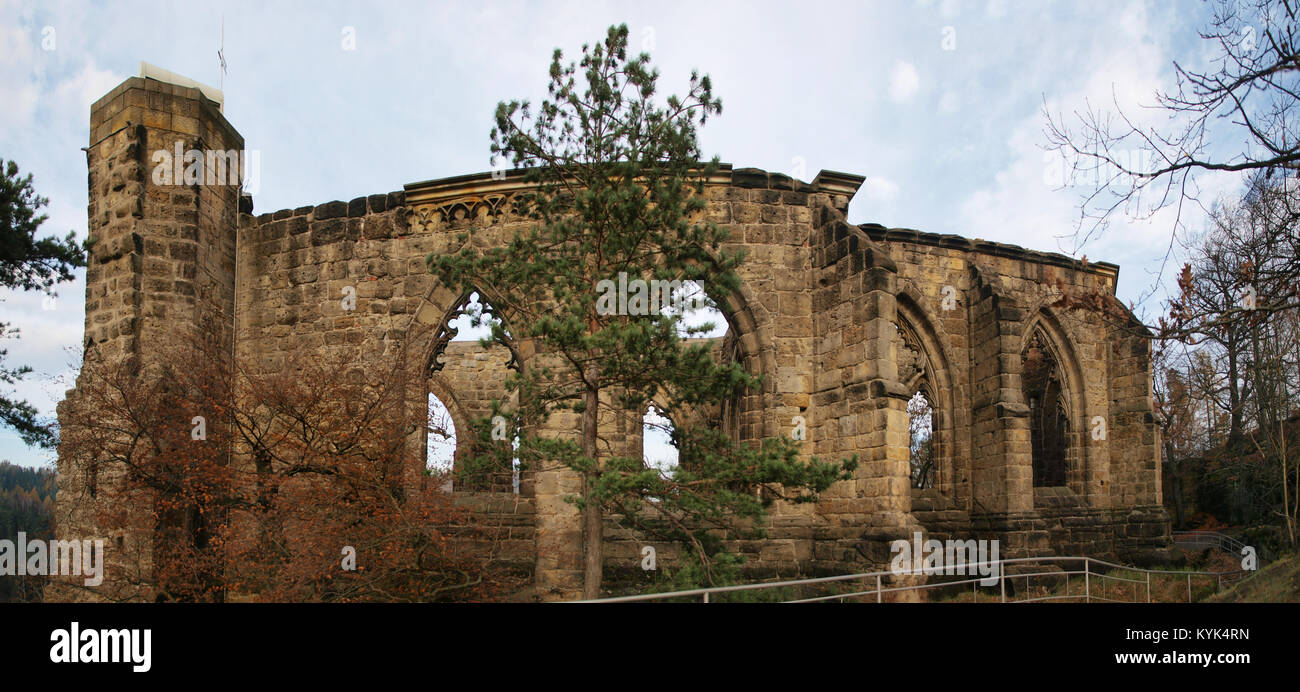 Rovine di Oybin gotico monastero nel distretto di Görlitz, in Sassonia, Germania Foto Stock