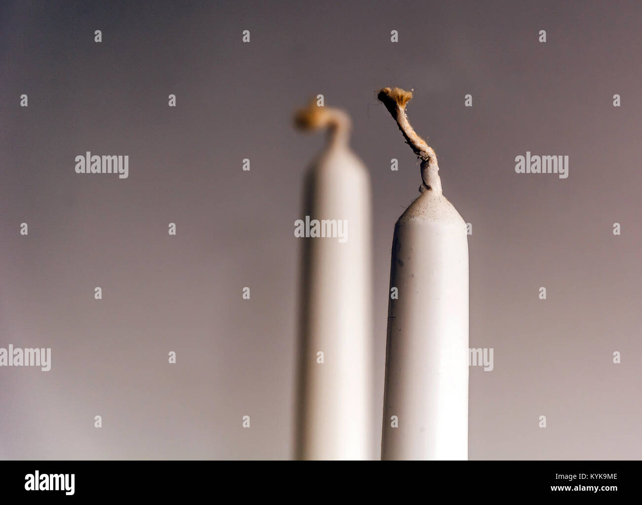 Stoppino di candela immagini e fotografie stock ad alta risoluzione - Alamy