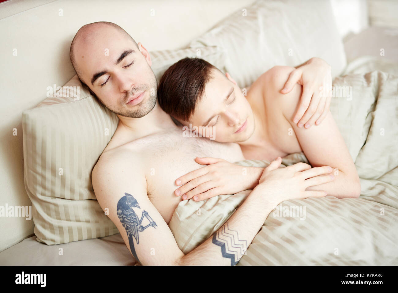 Dormire in abbraccio Foto Stock