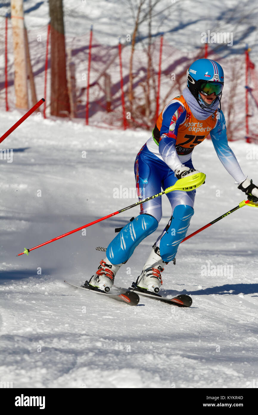 Val Saint-Come,Canada 14/01/2018.Charlotte Leduc del Canada per il Team Mont Blanc compete al Super Serie gli esperti di sport evento di slalom Foto Stock