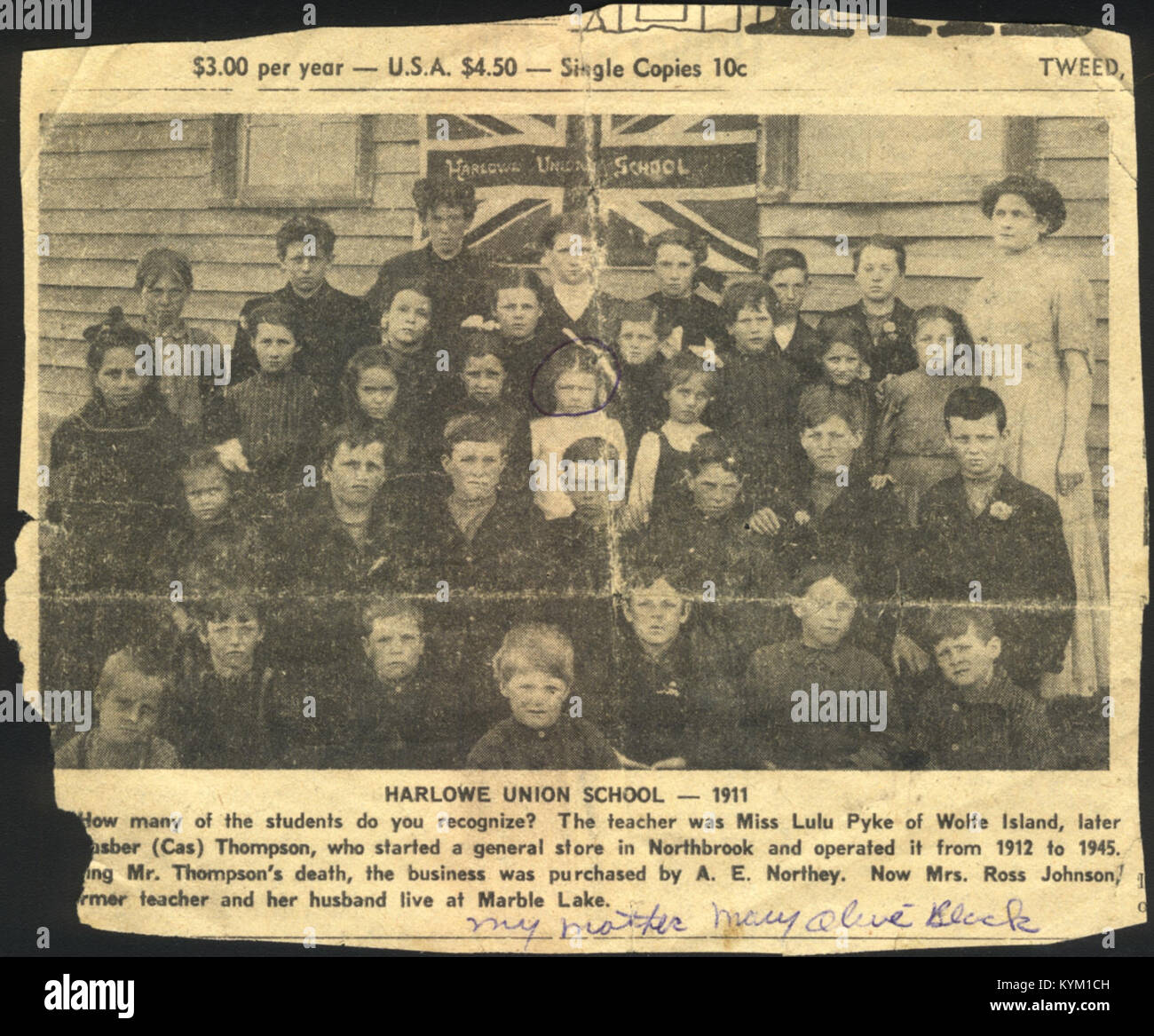 Una fotografia del 1911 della Harlowe Union School di Harlow, con figure di spicco come Alf Northey, Casber Thompson, Lulu Pyke e Ross Johnson. Questa immagine riflette l'ambiente educativo e sociale dei primi anni del XX secolo. Foto Stock