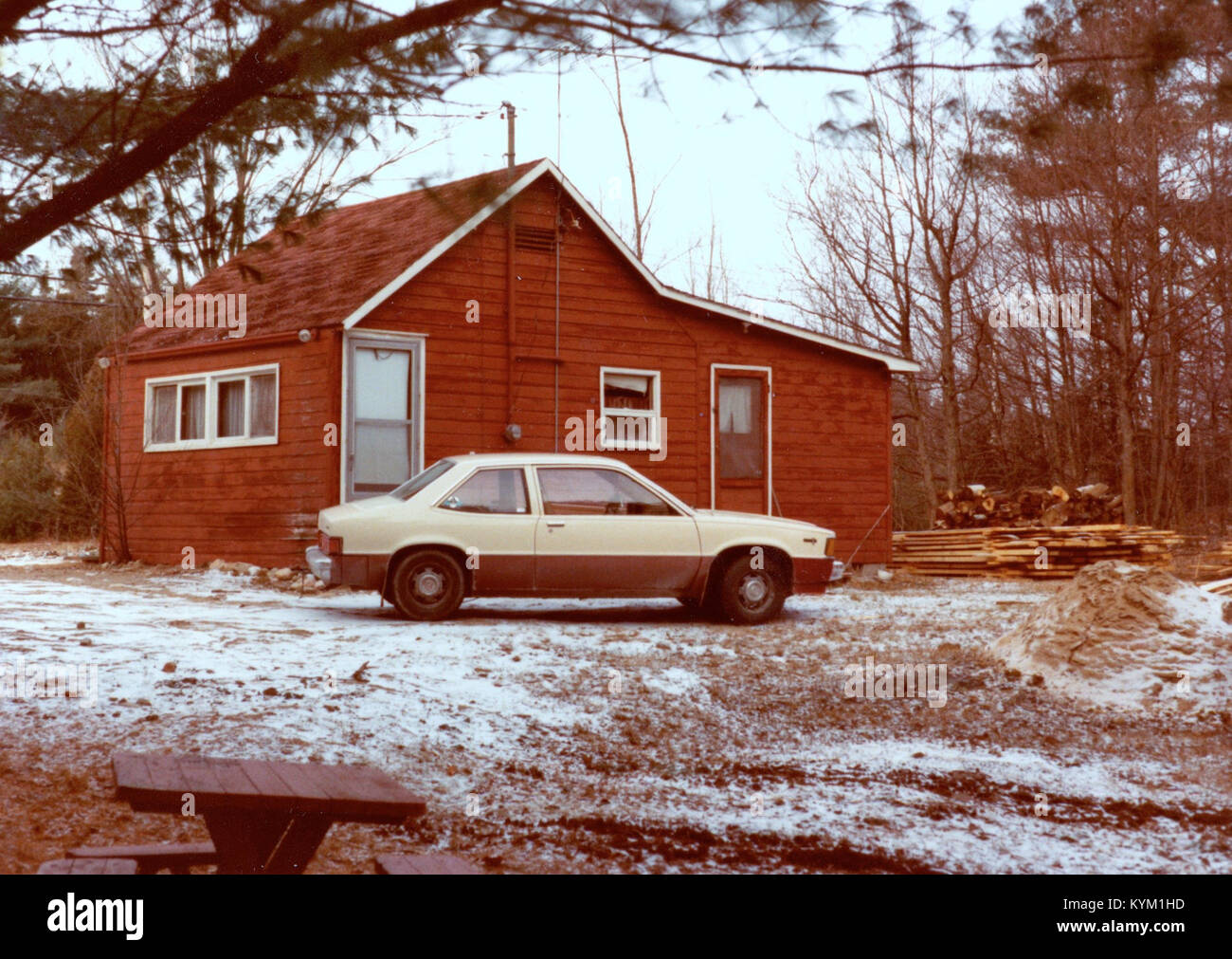 Una fotografia del Wildwood snack Bar a Cloyne, un sito storico. L'immagine cattura l'essenza di questa location d'epoca, mostrando il suo ruolo nella comunità e nell'area circostante in tempi precedenti. Foto Stock