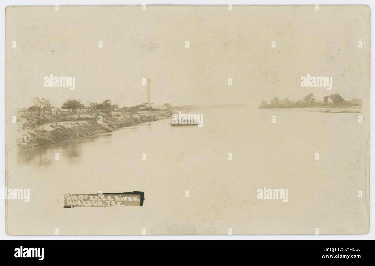 Un'immagine storica del fiume Rio grande vicino a Hidalgo, Texas, raffigurante l'area di confine tra Stati Uniti e Messico. Questa fotografia fa parte della collezione George W. Cook. Foto Stock