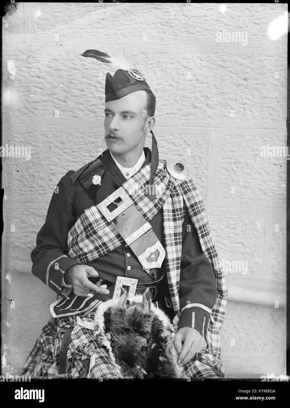 Questa collezione di negativi in vetro presenta una varietà di scene, tra cui nautica, spiagge, automobili e case. Le immagini sono di un periodo precedente e sono conservate nella Biblioteca di Stato del nuovo Galles del Sud, offrendo uno sguardo nostalgico alla vita del passato. Foto Stock