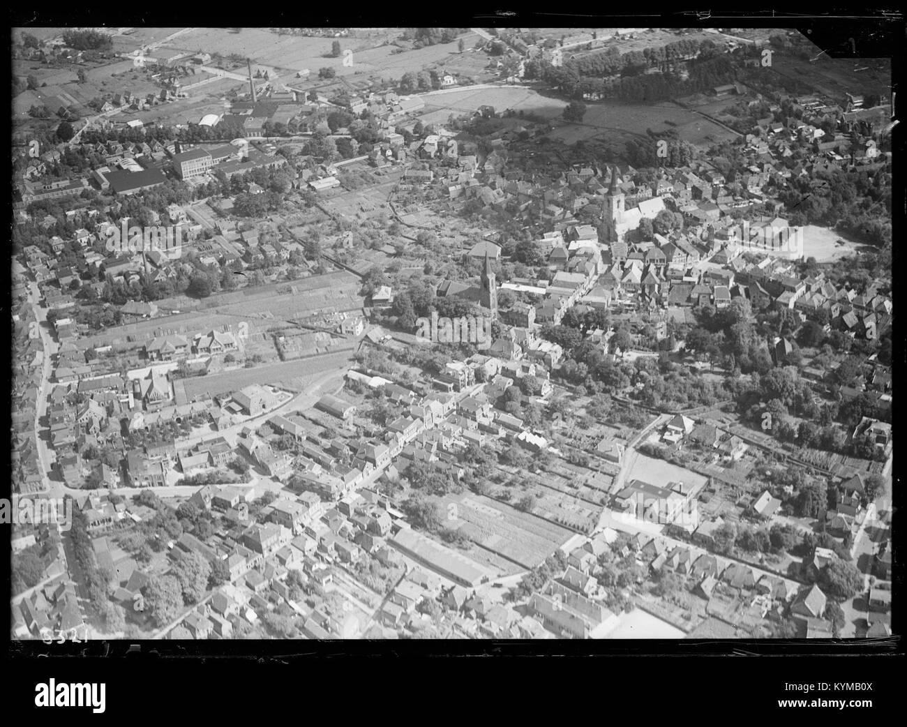 Fotografia aerea di Winterswijk, una città dei Paesi Bassi, scattata dall'alto, che mostra il suo paesaggio e la sua struttura urbana. Foto Stock