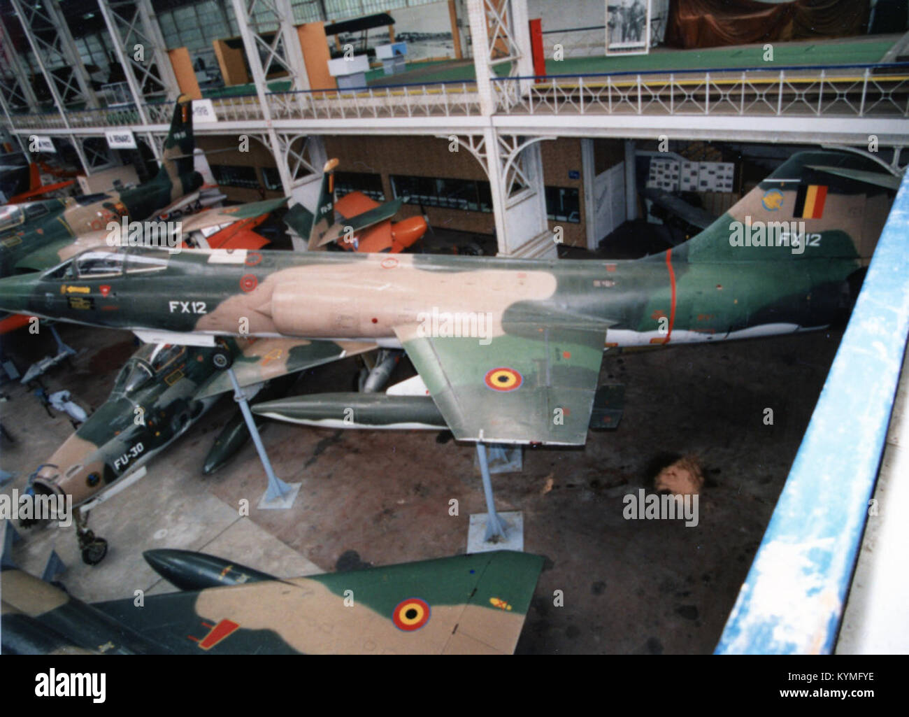 Lockheed F-104G Starfighter FX-12 all'aeroporto di Bruxelles nel settembre 1996. L'aereo, parte delle forze NATO, è stato fotografato durante il volo, mostrando il suo design aerodinamico e le sue capacità militari. Foto Stock