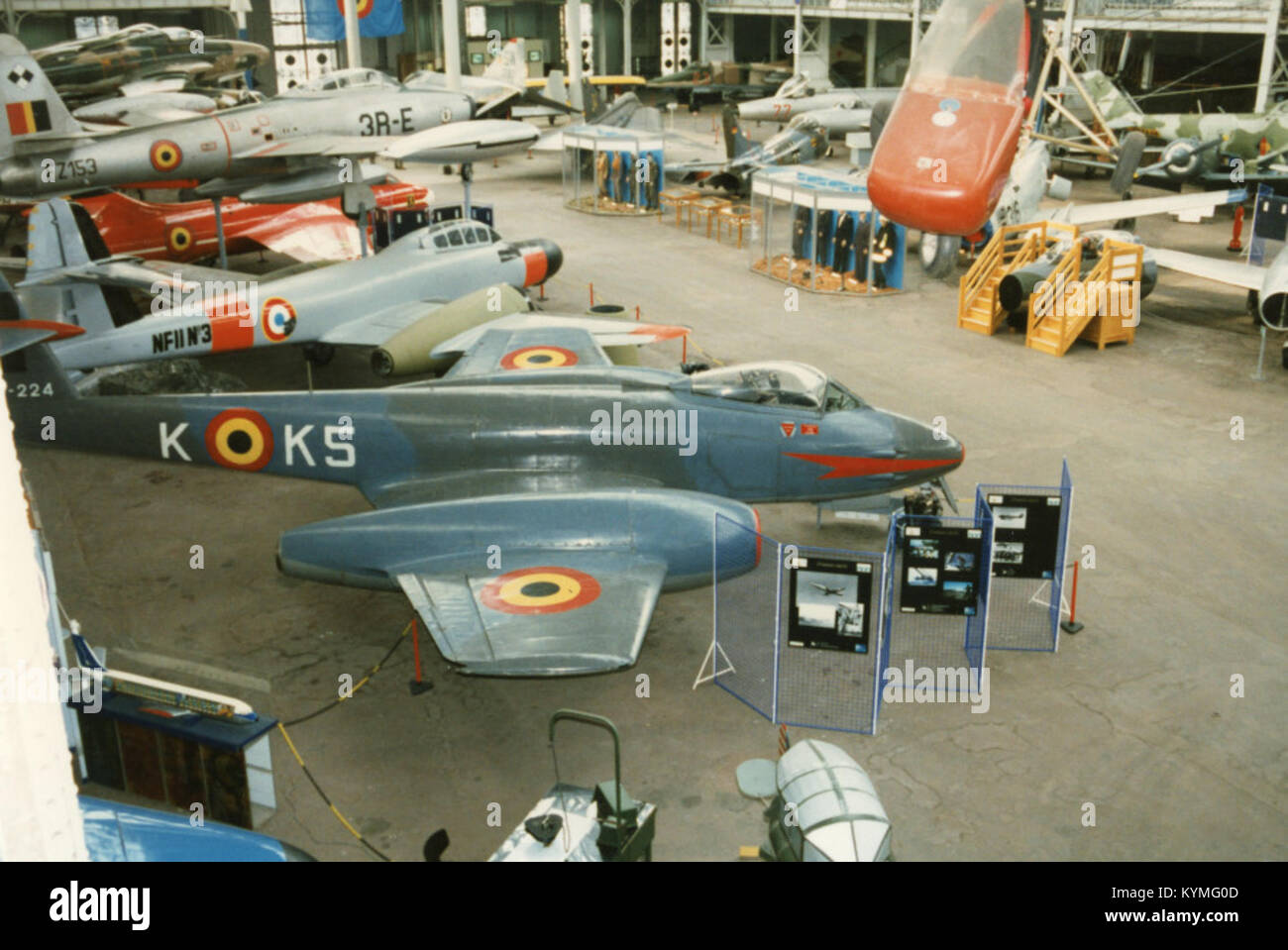Una fotografia del Gloster Meteor F8 EG224, un aereo da caccia jet, fotografato a Bruxelles nel settembre 1996. L'immagine documenta l'aspetto dell'aereo durante l'evento, mostrando il suo design e la storia dell'aviazione. Foto Stock