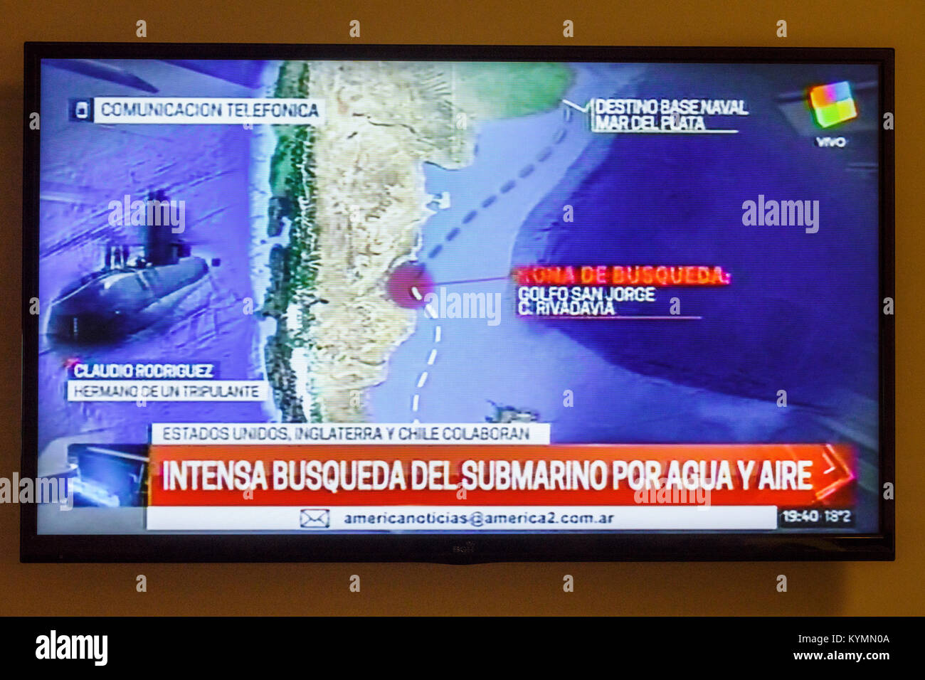 Buenos Aires Argentina,TV monitor schermo piatto,ultime notizie,titoli,Ara San Juan,sommergibile perso,lingua spagnola,aiuto internazionale,mappa,gr Foto Stock