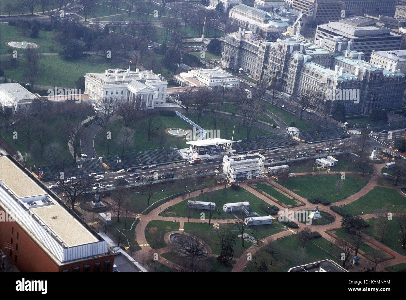 Fotografia aerea della Casa Bianca durante l'inaugurazione presidenziale di William J. Clinton, che mostra l'evento dall'alto. Foto Stock
